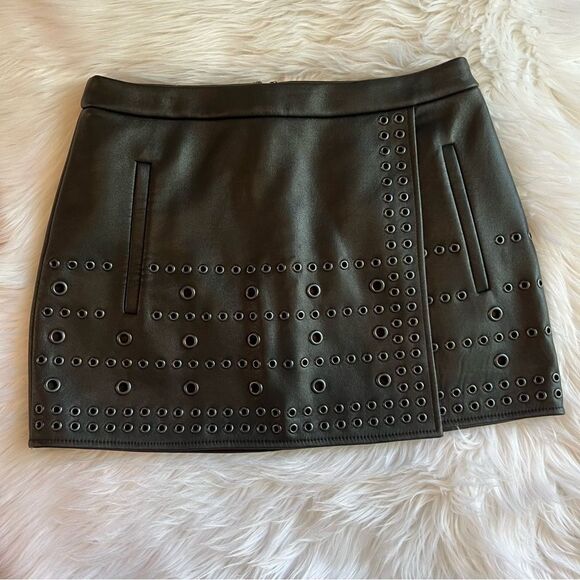 Women’s BCBG MaxAzria Black Remi Skirt Size 8 with Grommet Embellishments - Picture 1 of 8